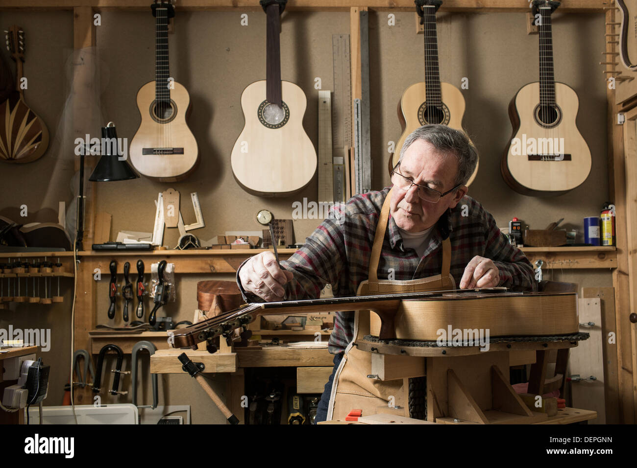 Close up guitar maker tuning hires stock photography and images Alamy