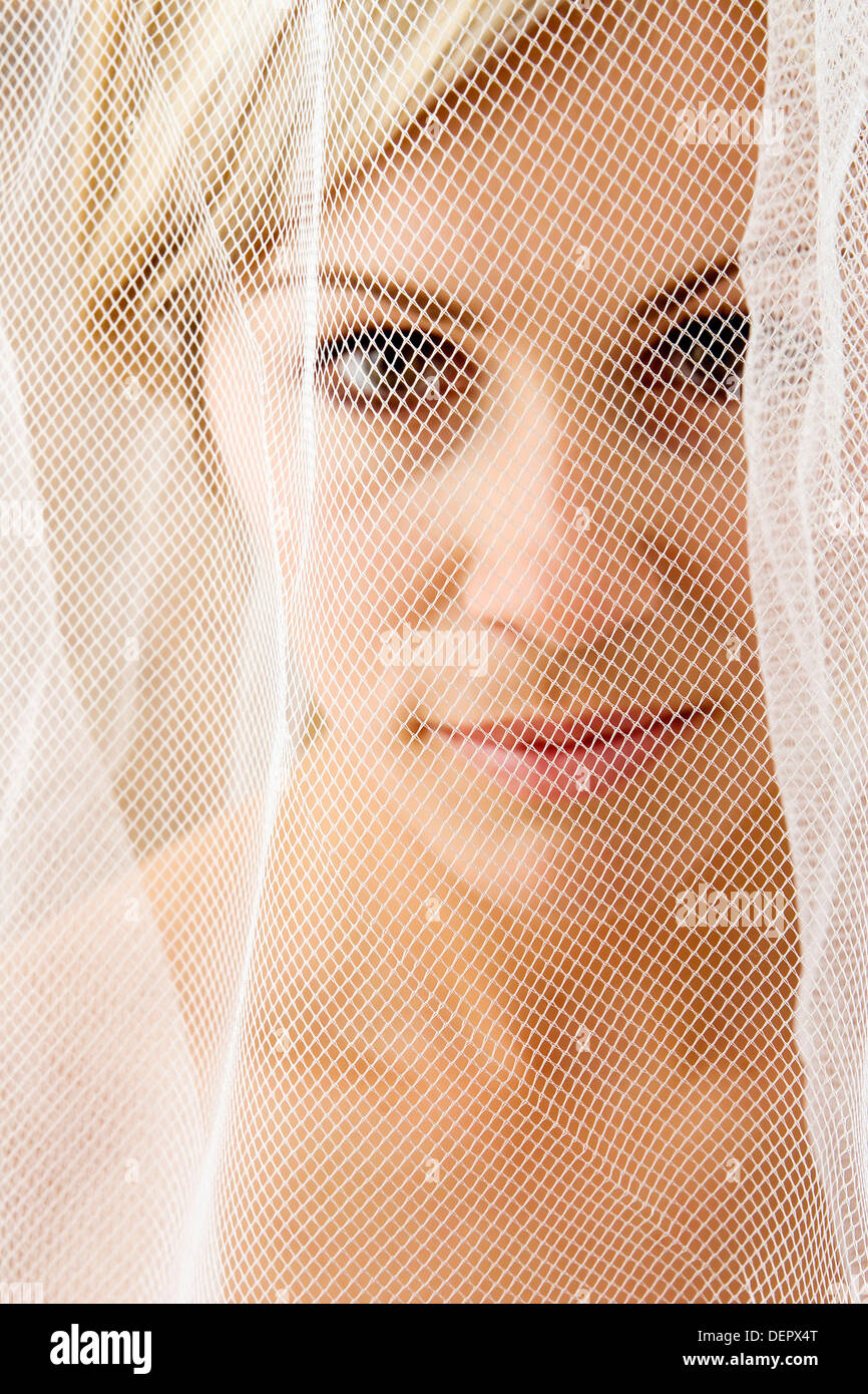 Mysterious woman white veil hi-res stock photography and images - Alamy