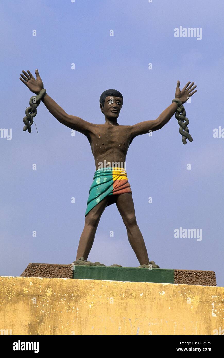 Monument Symbolisant L Abolition De L Esclavage Symbol Of Slavery Abolition Benin Golfe De Guinee Afrique De L Ouest Gulf Of Stock Photo Alamy