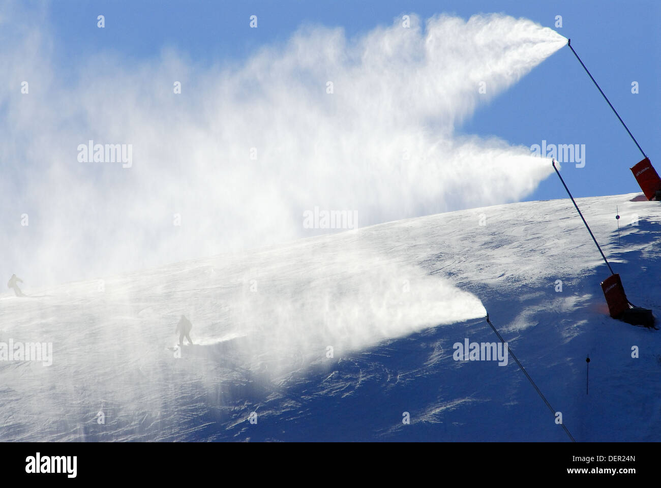 Snow gun hi-res stock photography and images - Alamy