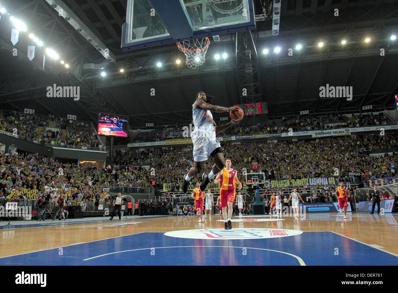 Fenerbahçe and galatasaray fans hi-res stock photography and images - Alamy