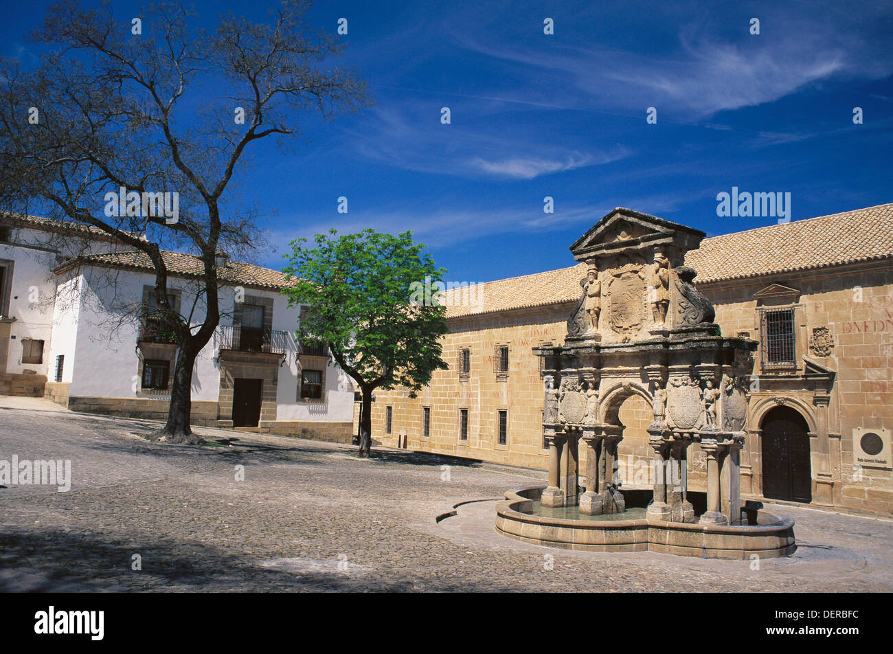 Foto de Plaza de Santa María en Ibros, Jaén