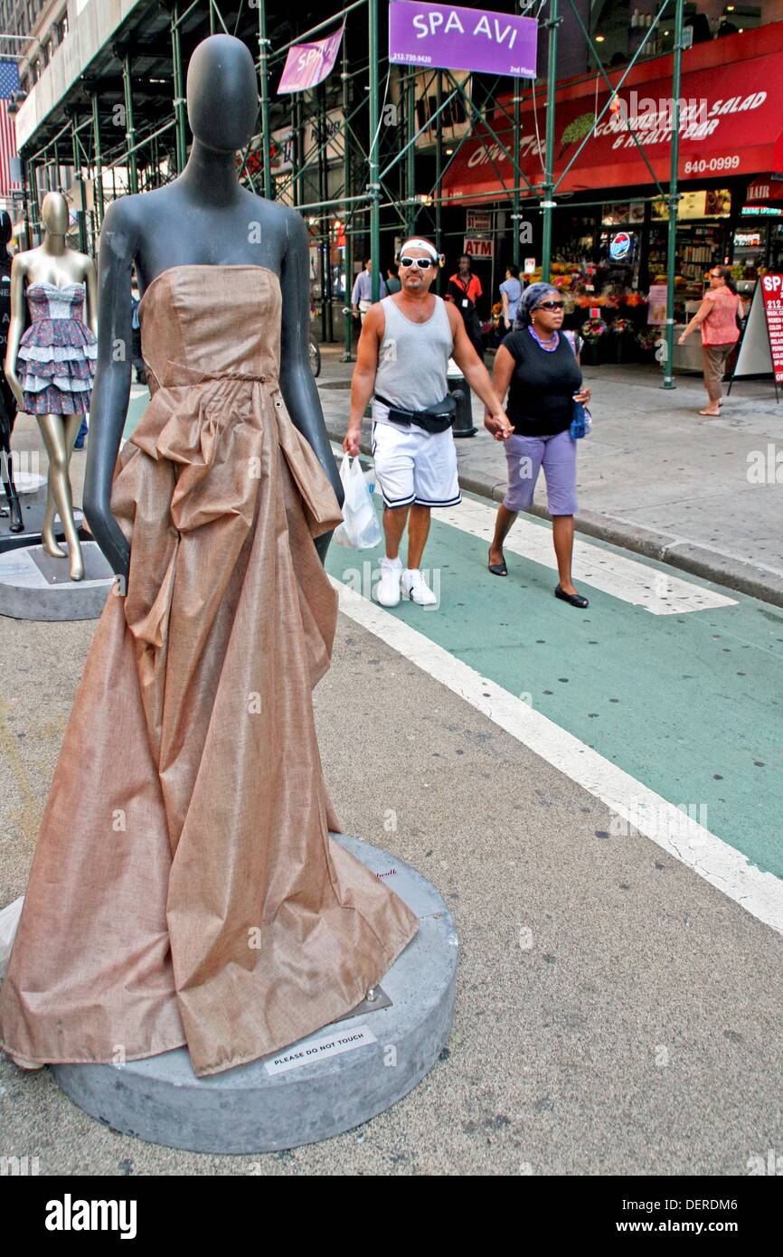 mannequins, Broadway, Manhattan, New York, USA Stock Photo Alamy