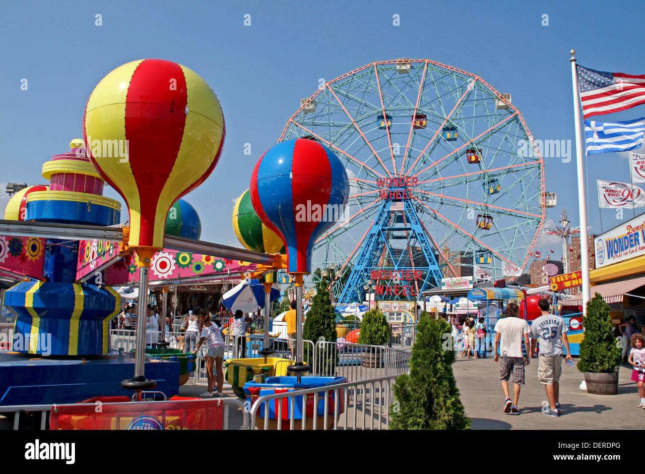 Amusement park coney island new hi-res stock photography and images - Alamy