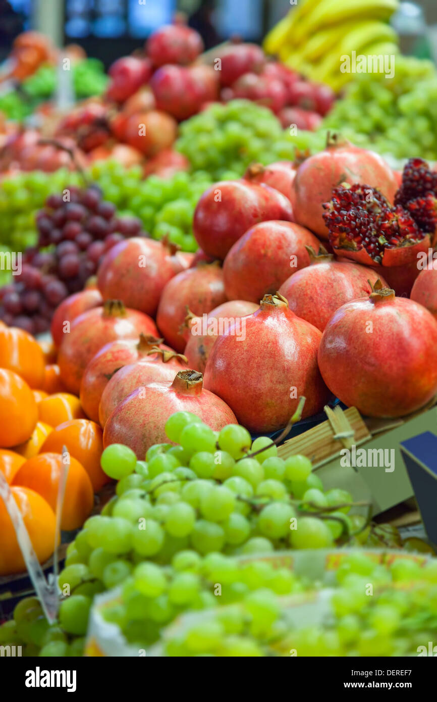 Fruit market stall hires stock photography and images Alamy