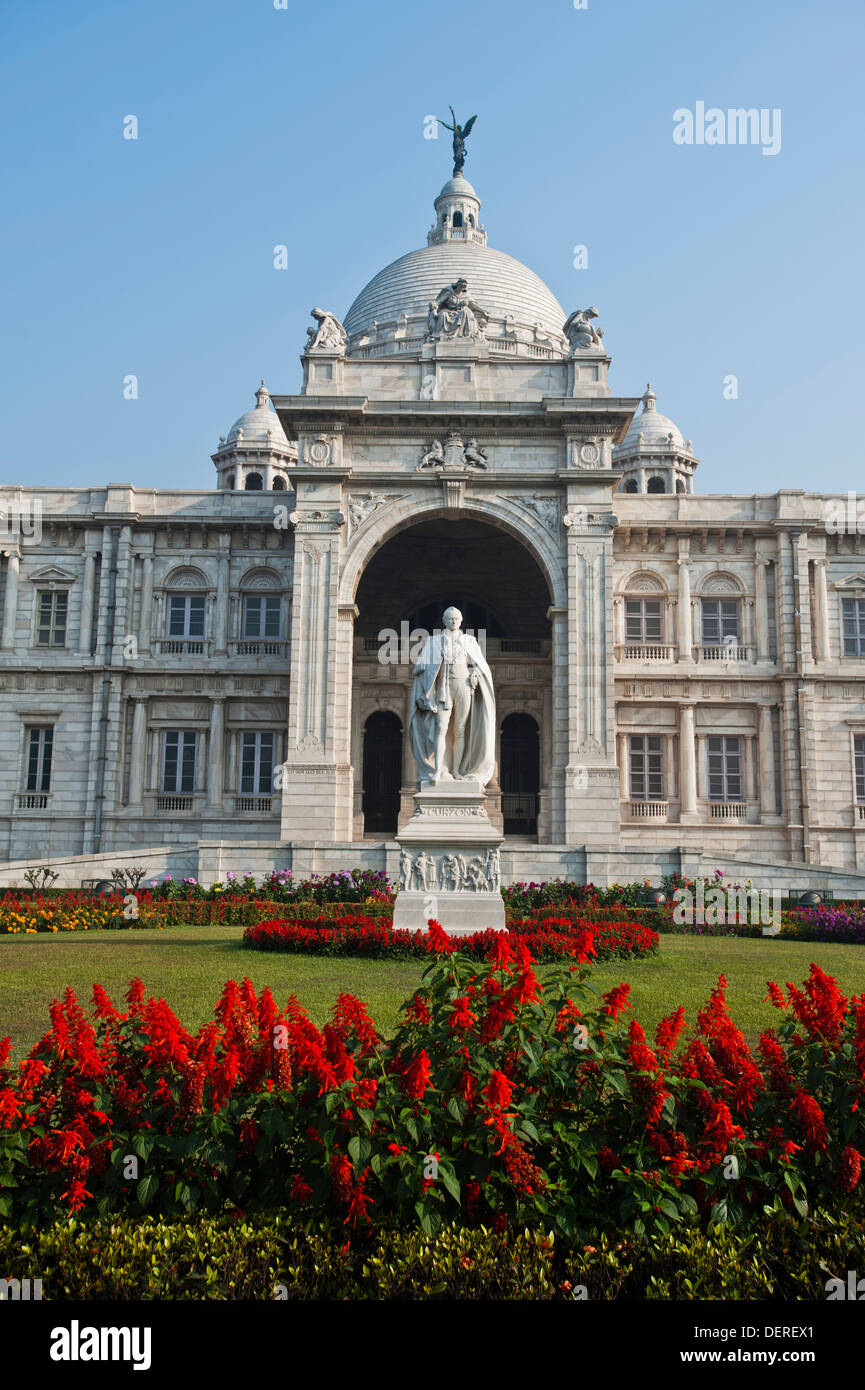 Statue of Lord Curzon in front of a memorial, Victoria Memorial, Kolkata, West Bengal, India Stock Photo
