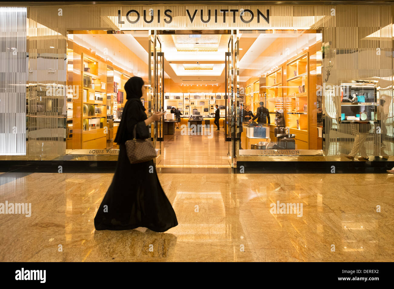 Louis Vuitton fashion boutique at Mall of the Emirates shopping Stock Photo: 60752890 - Alamy