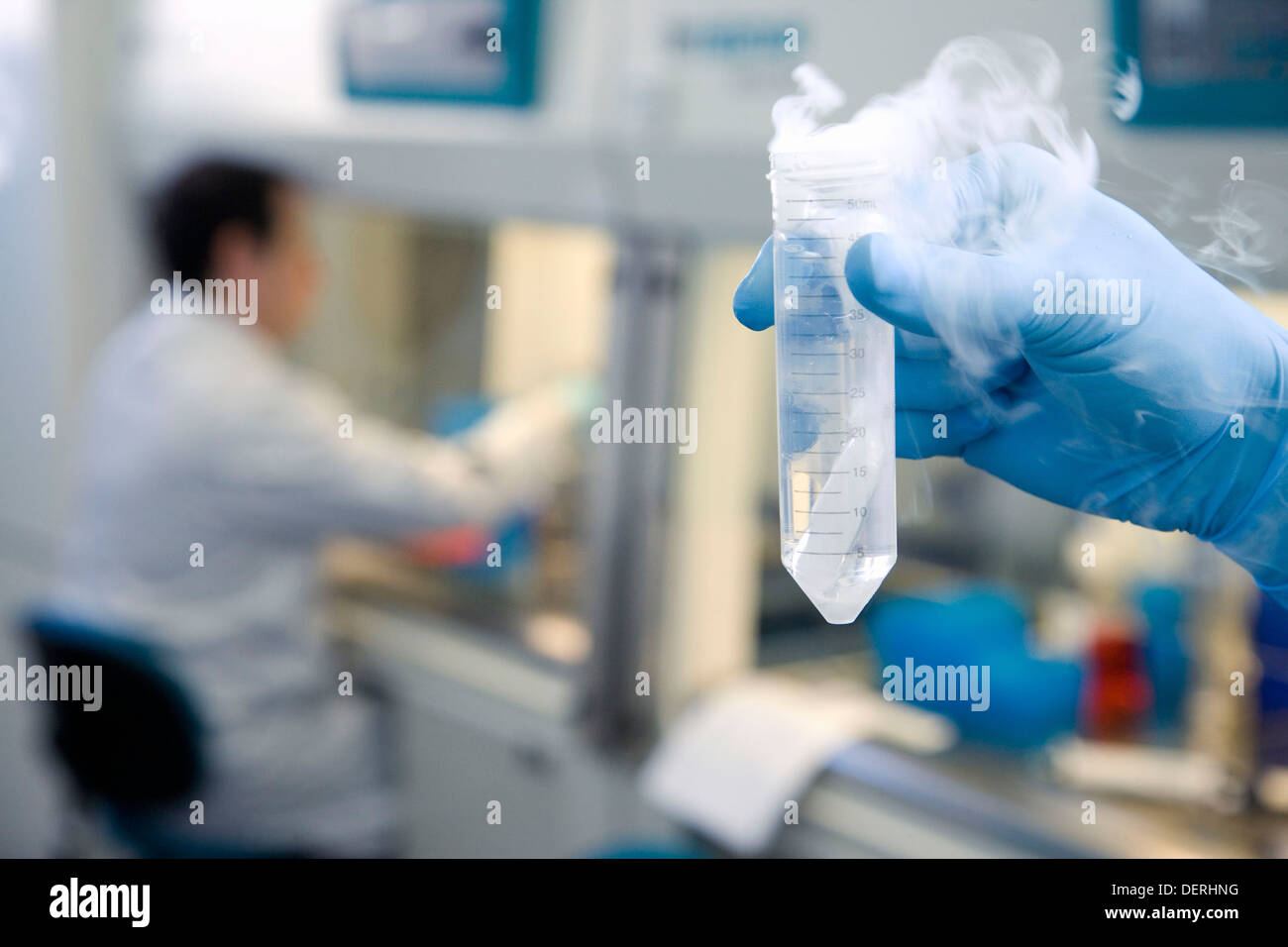 Dry ice for sample freezing culture room biopharmaceutical lab