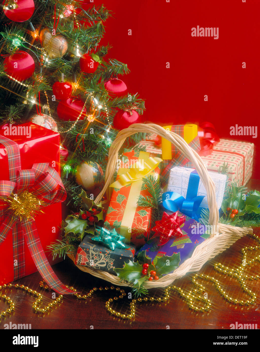 Christmas tree and gifts Stock Photo - Alamy