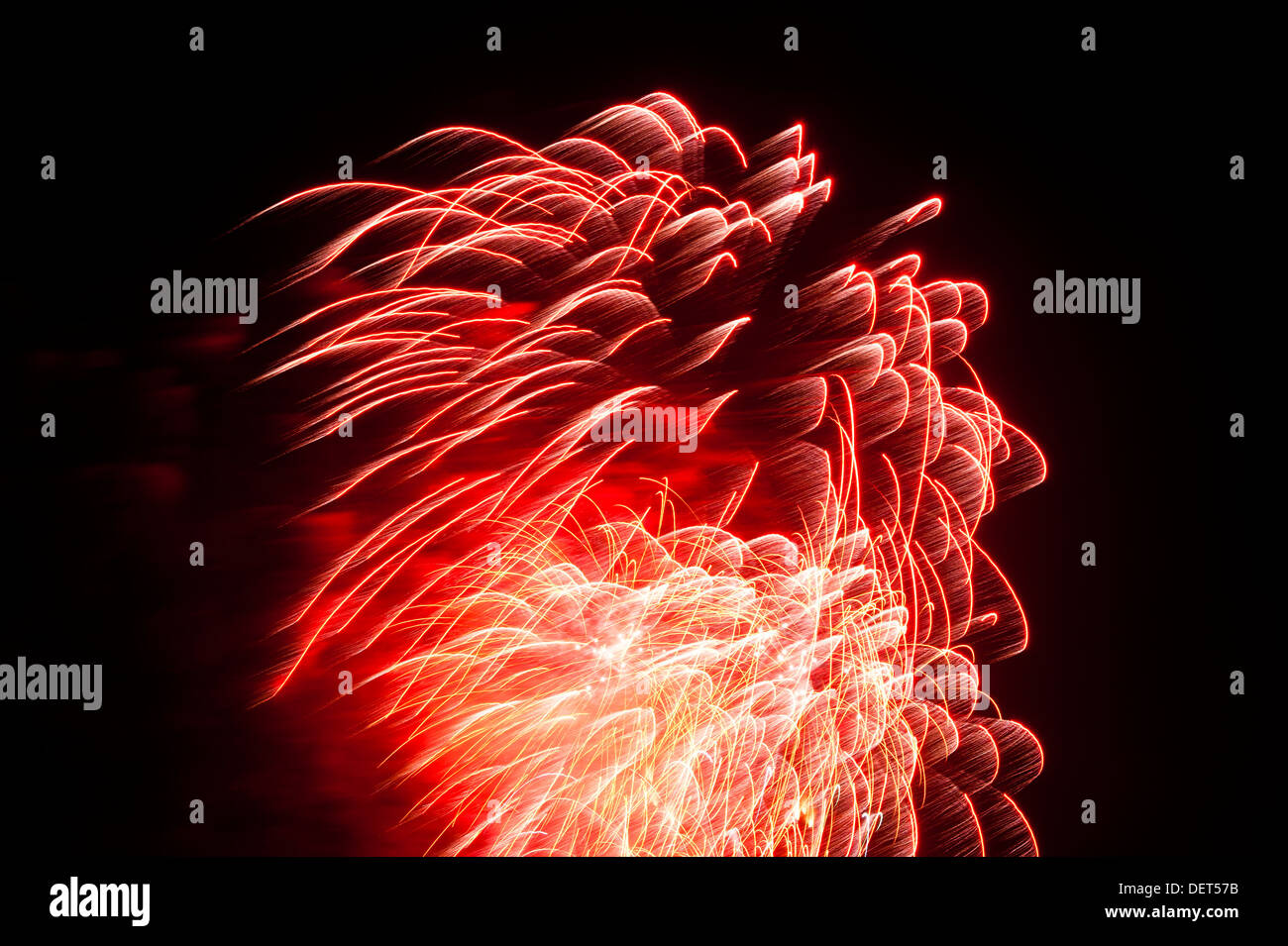 Mortiers De Feux D'artifice Image stock - Image du fireworks, canon:  25706531