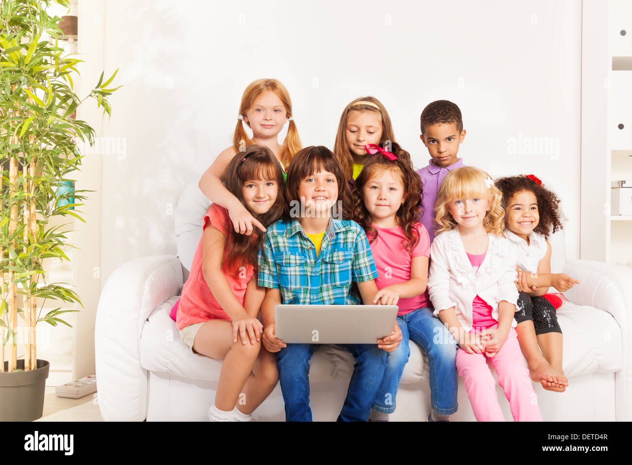 Group five boys one girl hi-res stock photography and images - Alamy