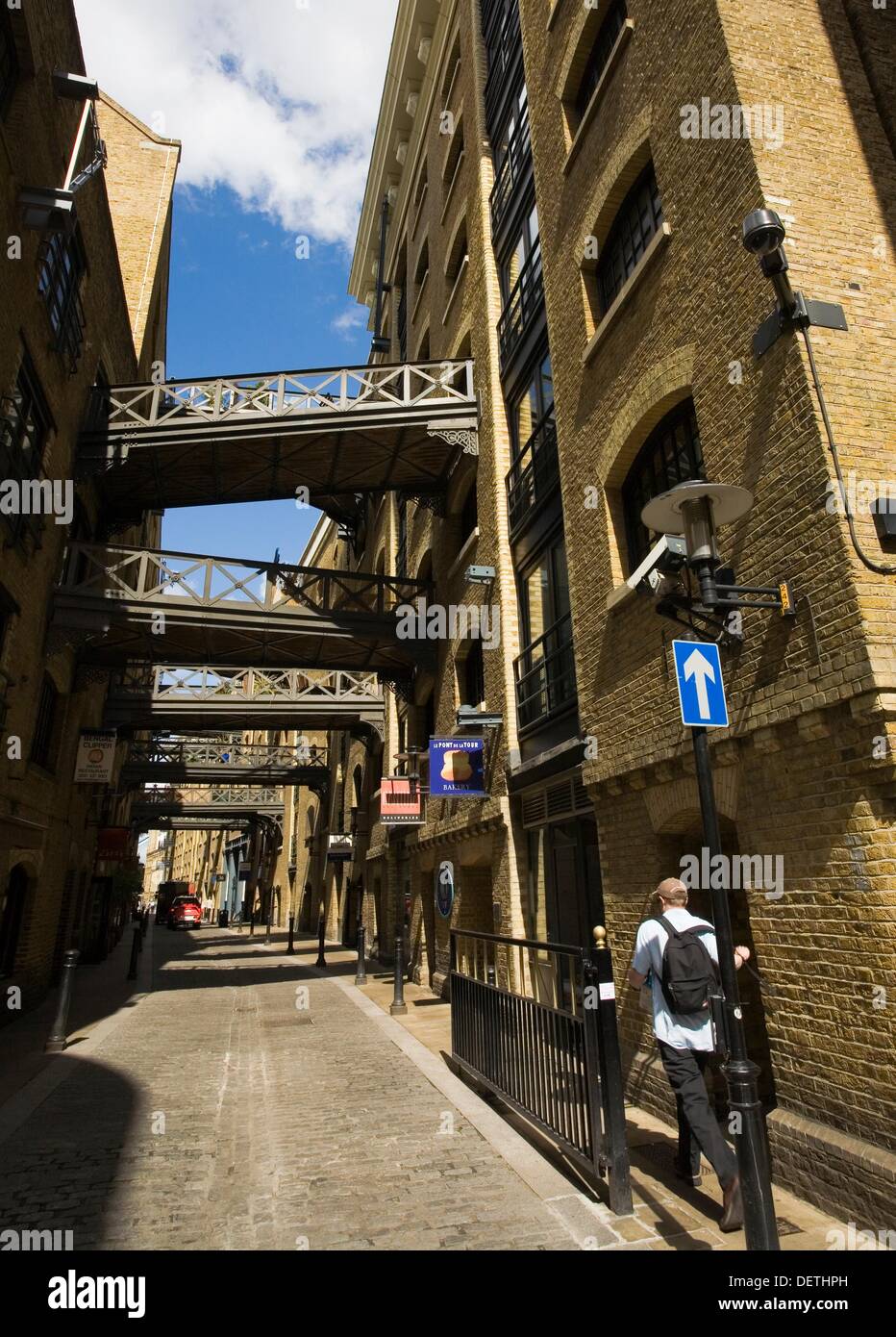 Shops and Apartments, Shad Thames, London, England Stock Photo Alamy