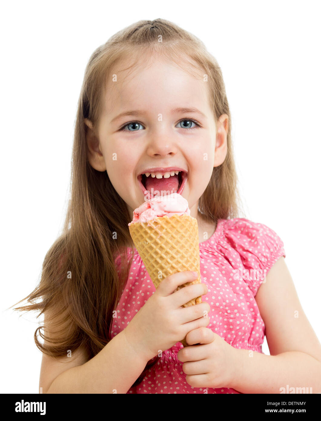 Ice cream девочка. Мороженое. Дети едят мороженое. Дети едят мороженое. Девочка ест мороженое.