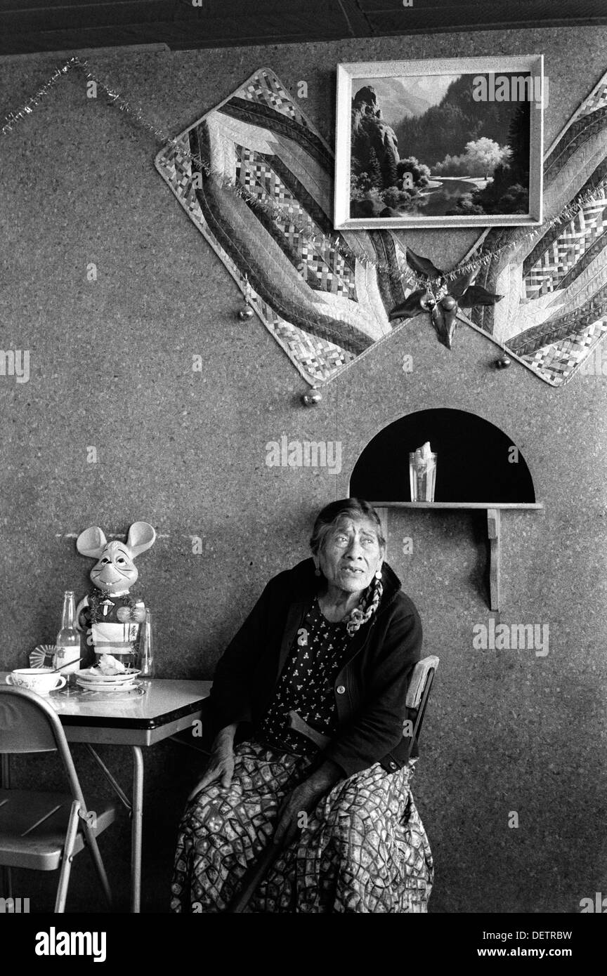 Mexico. 1970s Mexican native indigenous indian woman passing the time of day in cafe Oaxaca city. Sate of  Oaxaca  1973 HOMER SYKES Stock Photo