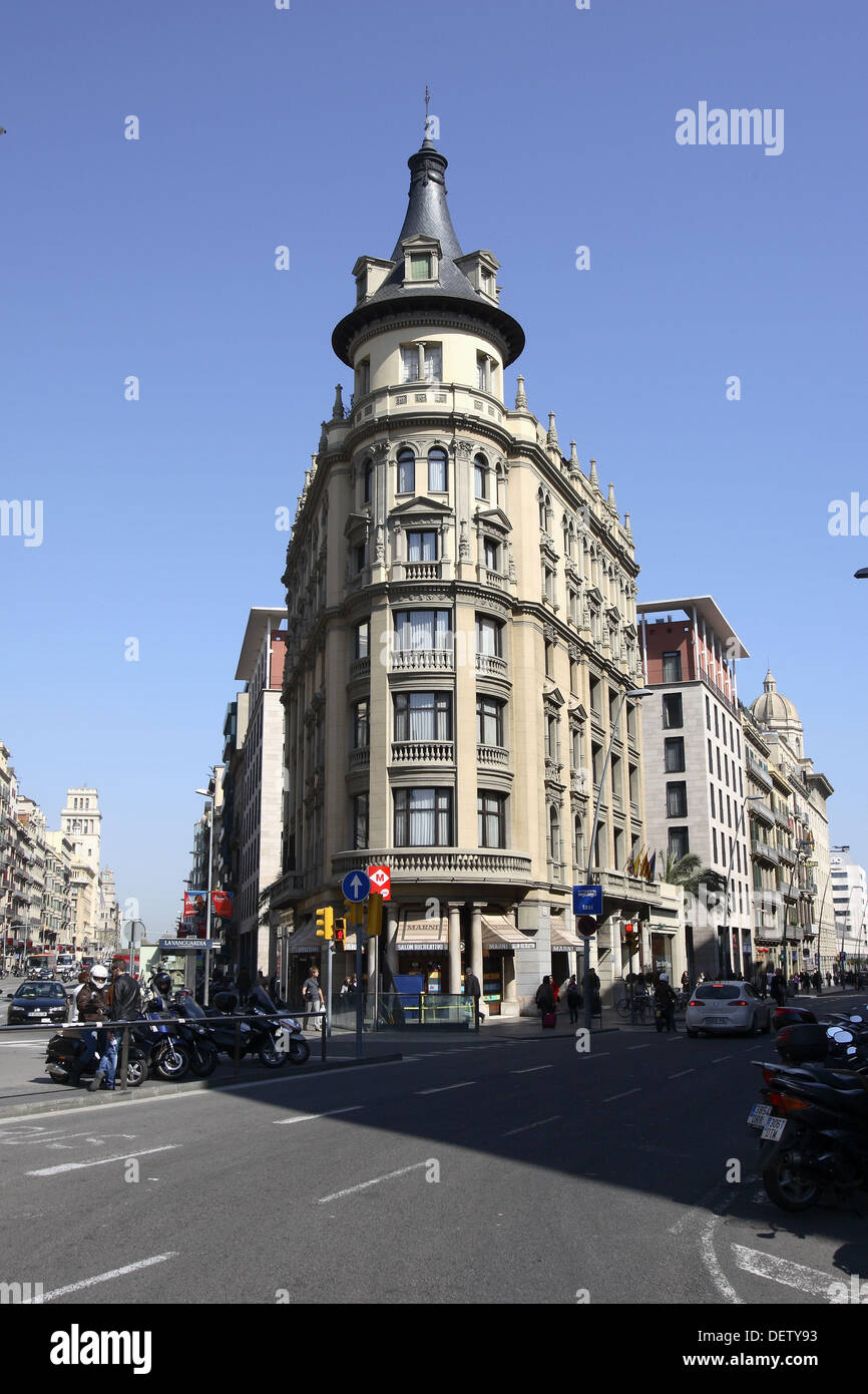 Pelayo street barcelona hi-res stock photography and images - Alamy