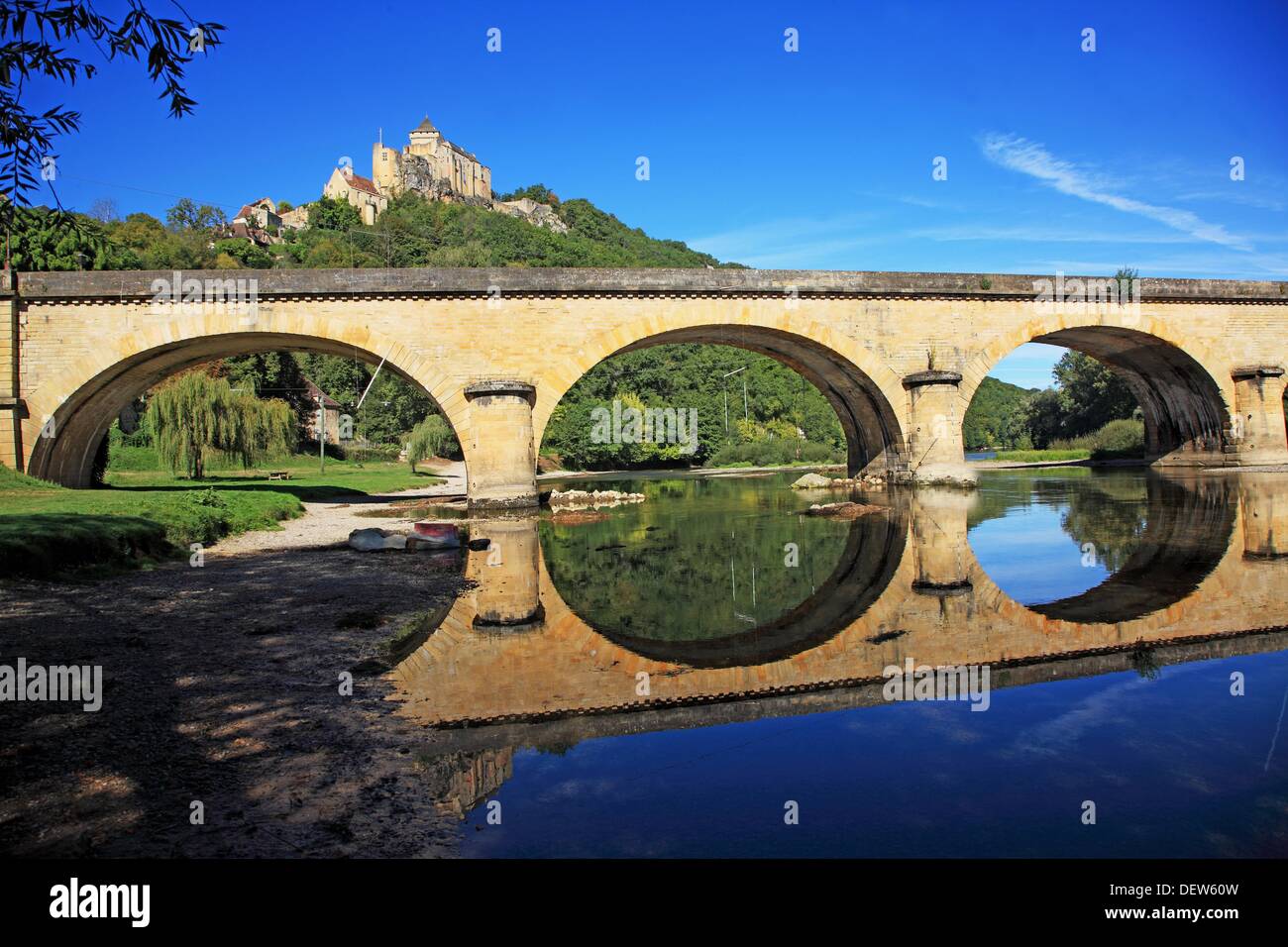France, Dordogne, Chateau de Castelnaud at the River Dordogne Stock