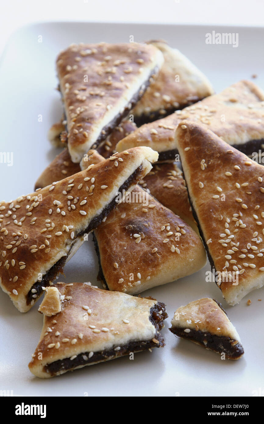 Arabic Pastry stuffed with date Stock Photo Alamy