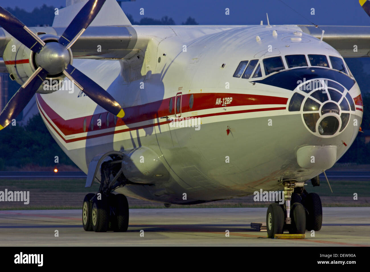 Antonov an 12 hi-res stock photography and images - Alamy