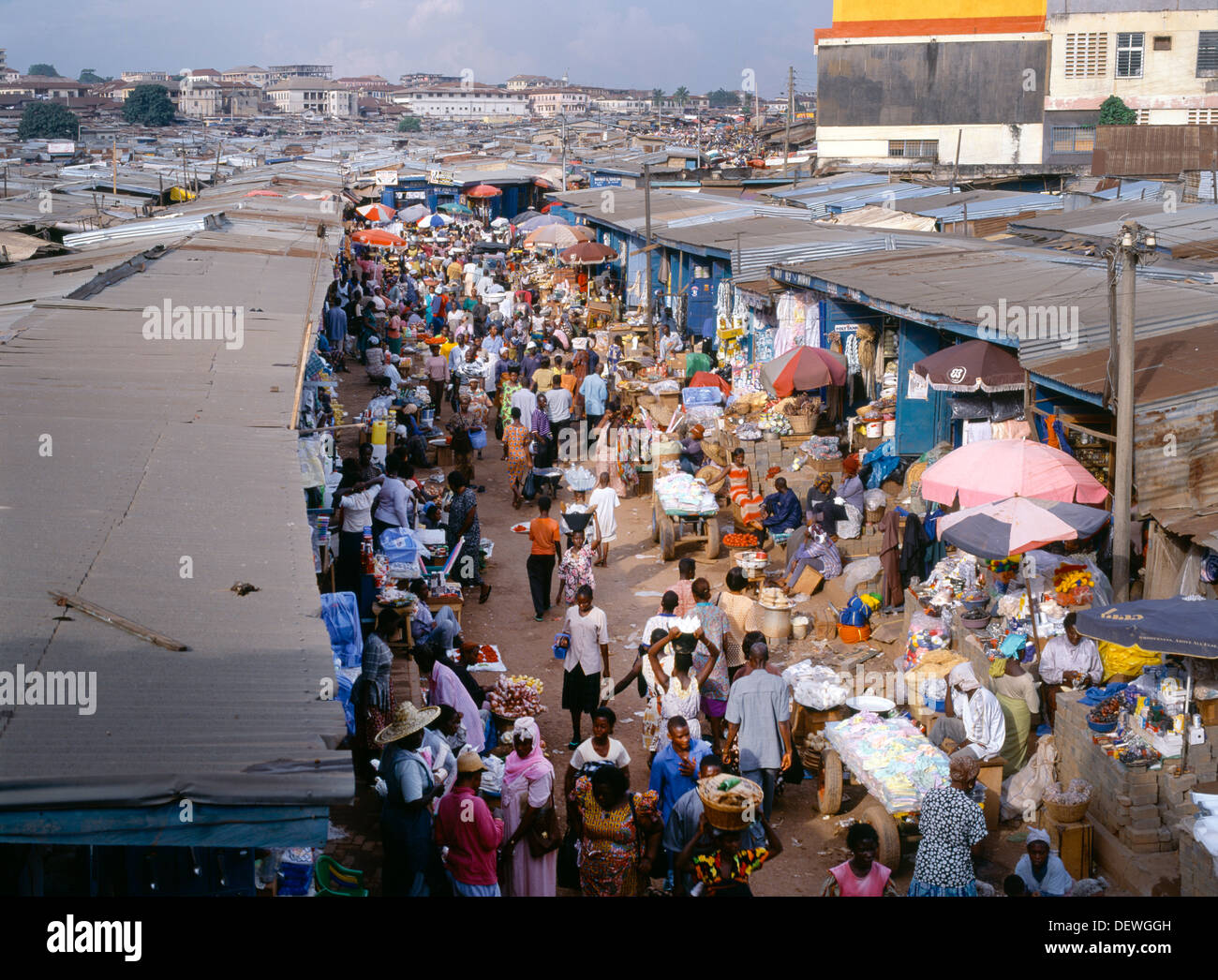 Ashanti ghana kejetia market hi-res stock photography and images - Alamy