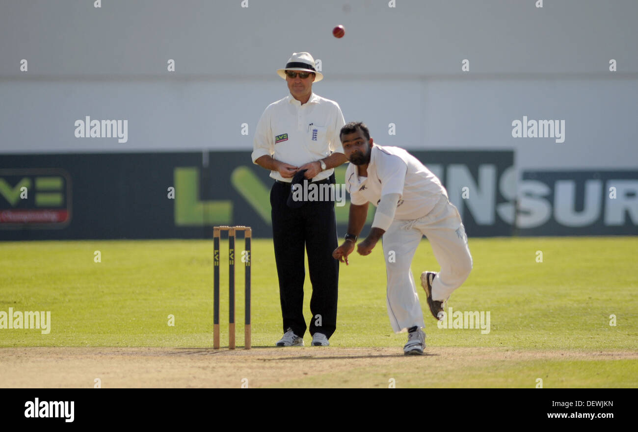 Sussex bowler Ashar Zaidi in action against Durham at Hove Stock Photo