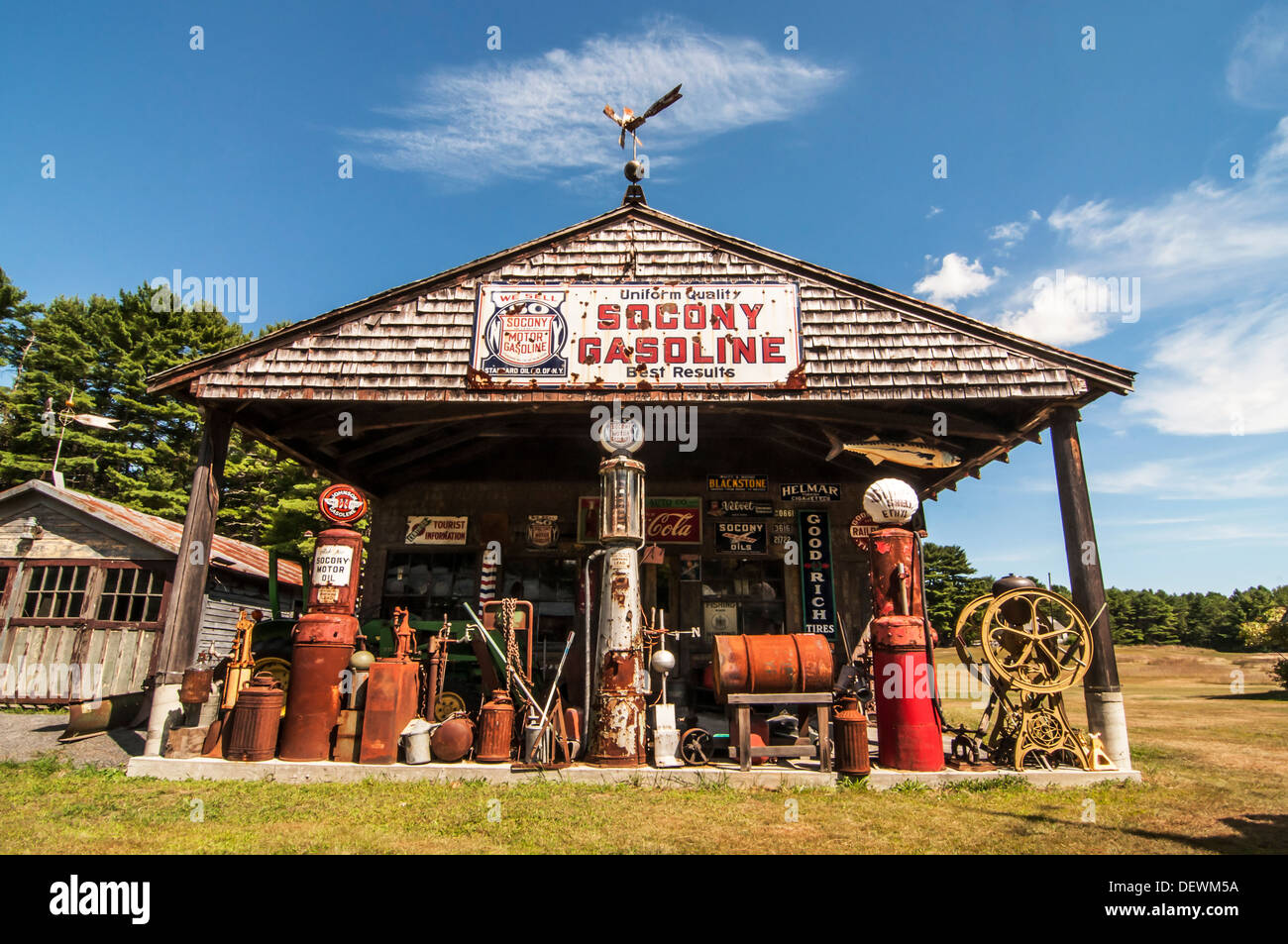 old gas station on route one in Maine, Usa Stock Photo 60800918 Alamy