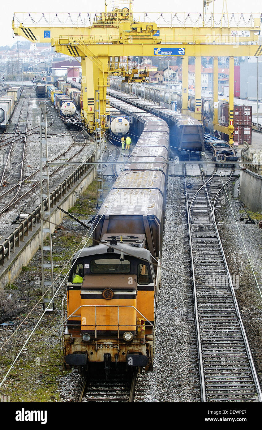 Freight trains. Irun. Guipúzcoa (SpanishFrench border Stock Photo Alamy
