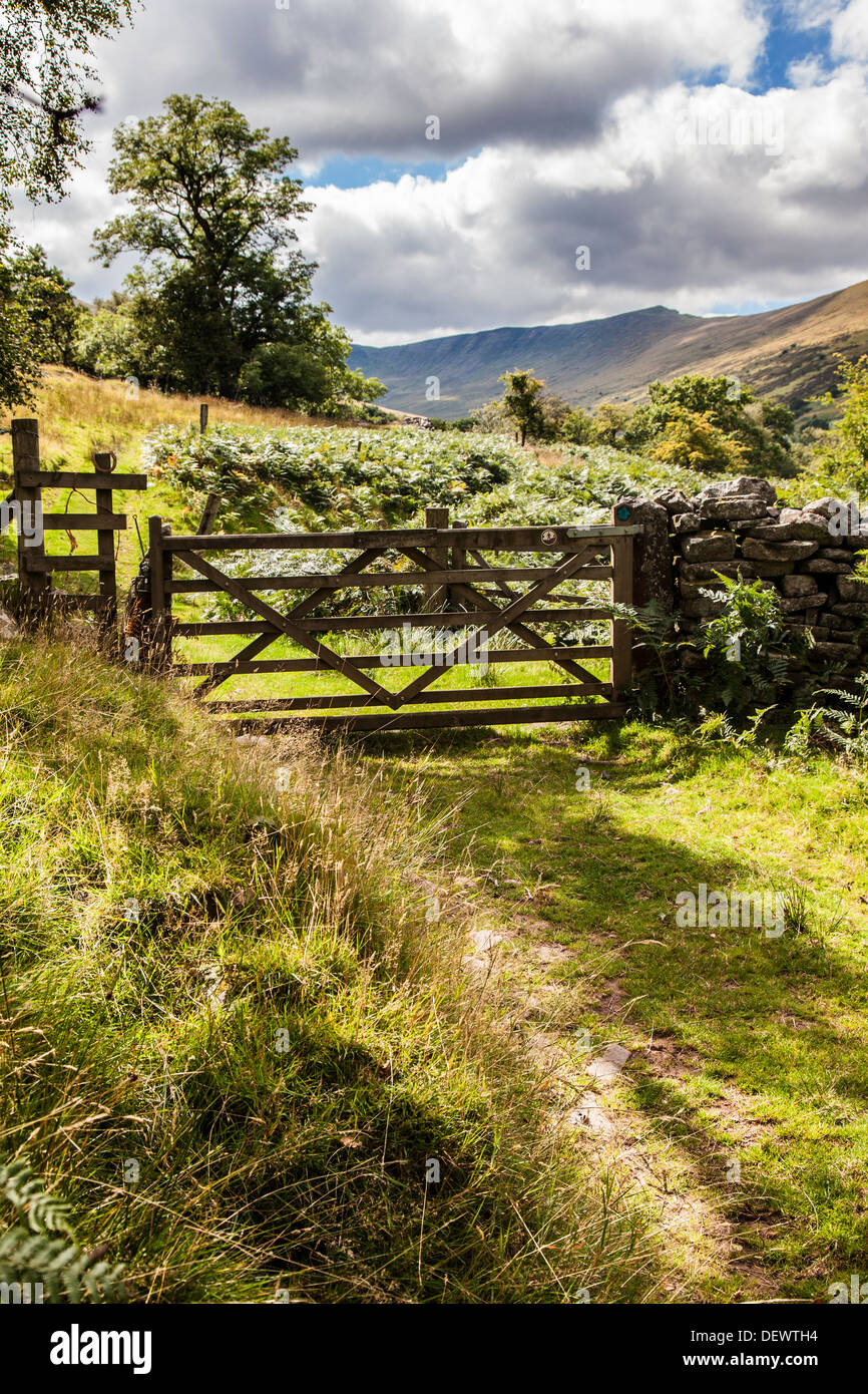 Wooden gate path pathway hires stock photography and images Alamy