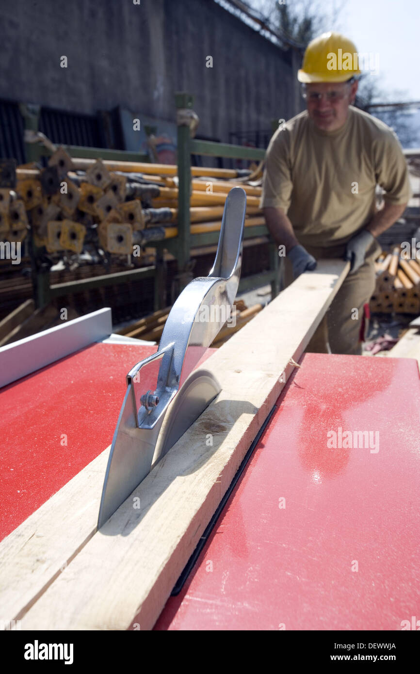 Construction Machinery Bench Saw With Woodcutting Circular Saw