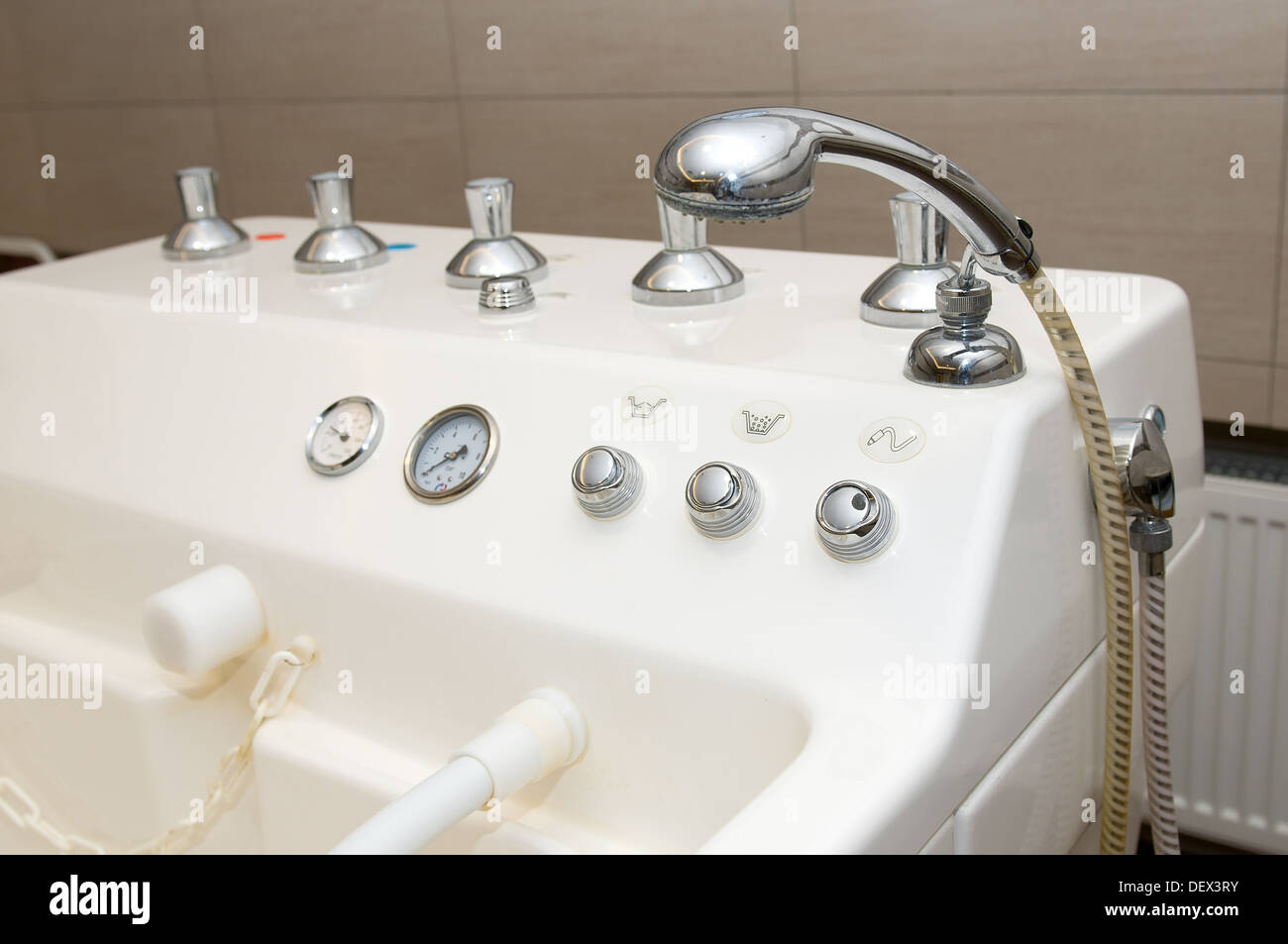 Hydro bath hi-res stock photography and images - Alamy