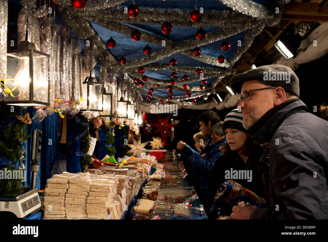 Famous Christmasmarket in Nuremberg in the evening. Abendstimmung auf dem  Nürnberger Weihnachtsmarkt Stock Photo