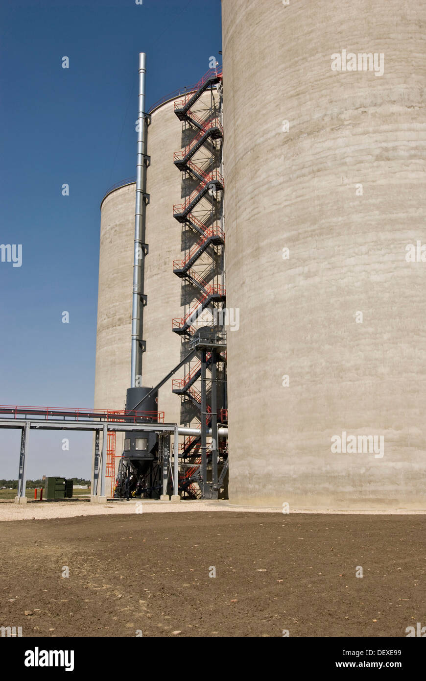 Corn storage silos at ethanol plant, total capacity 1 5 million bushels
