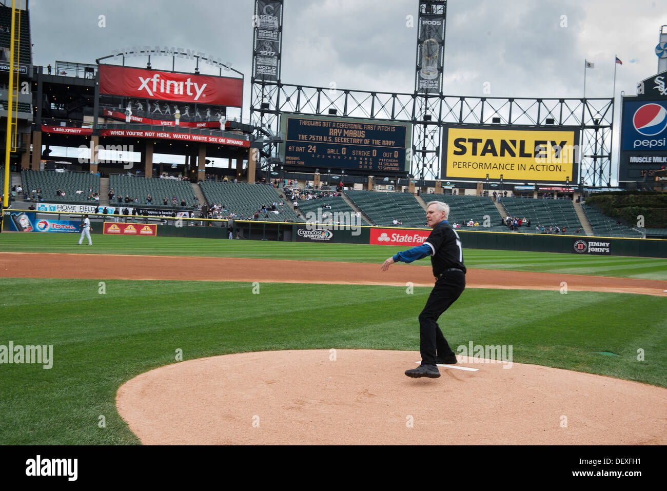 Secretary of the Navy (SECNAV) Ray Mabus throws the ceremonial first pitch before a Chicago White Sox Major League Baseball gam Stock Photo