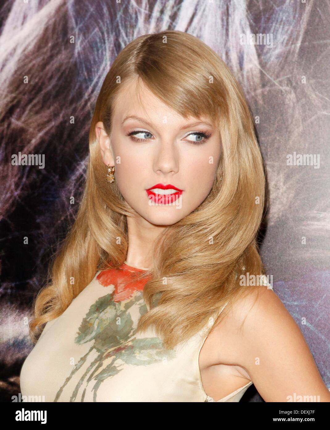 Los Angeles, CA. 24th Sep, 2013. Taylor Swift at arrivals for ROMEO AND