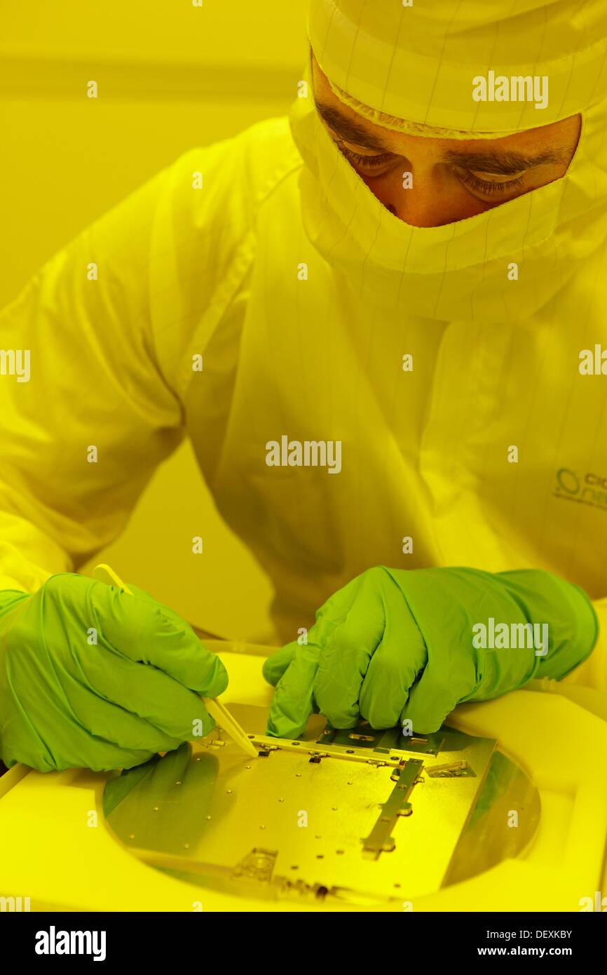 Grounding the substrate to the wafer holder, clean room, e-beam lithography (EBL), substrate holder, CIC nanoGUNE, Nanoscience Stock Photo