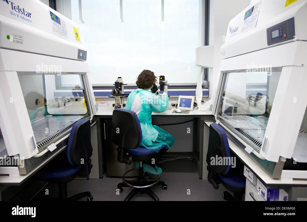 Inverted Microscope High Resolution Stock Photography and Images - Alamy