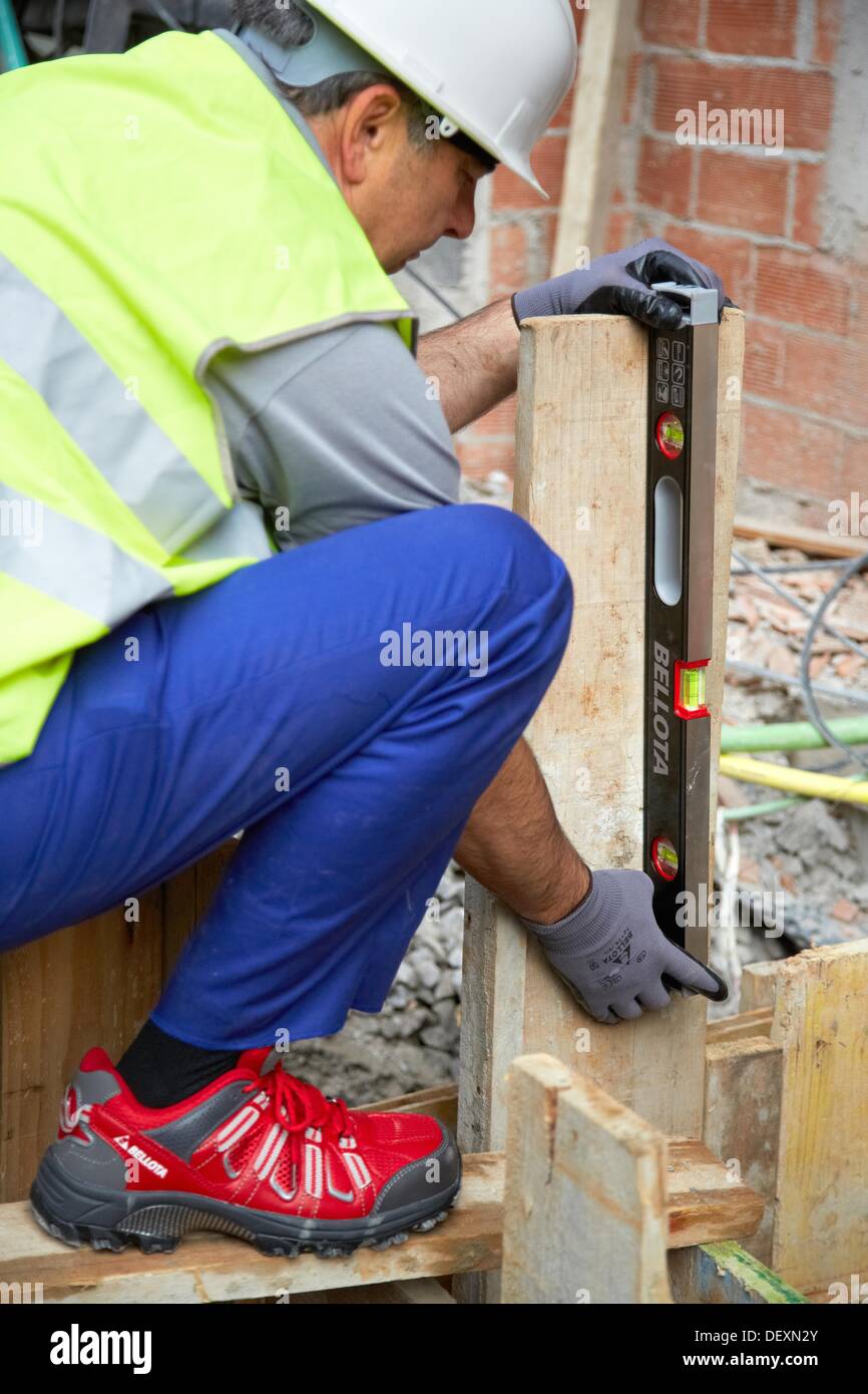 Level, hand tools for construction, construction worker, Preparation of