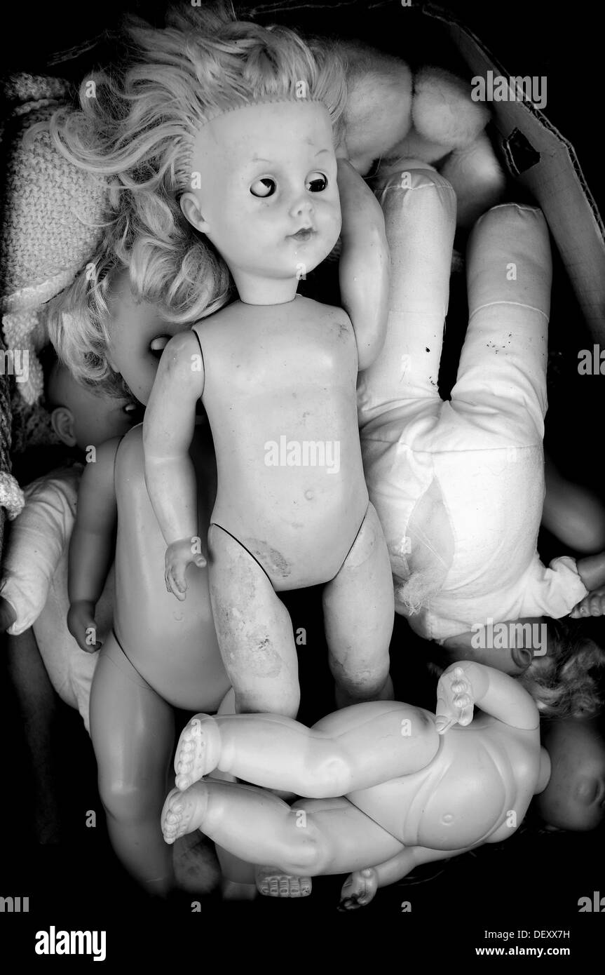 imagenes de muñecas rotas