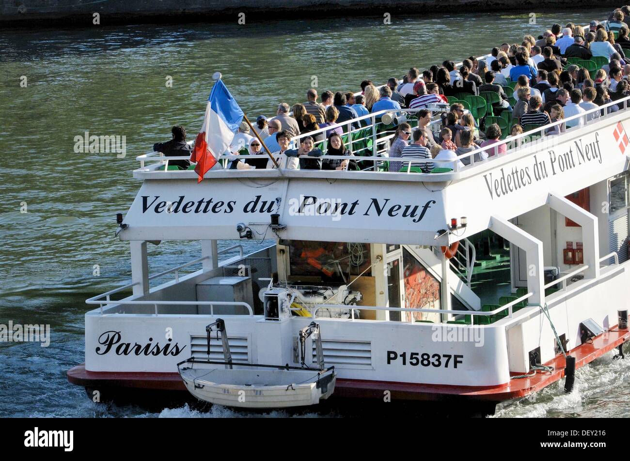 Bateaumouche, Seine river boat. Paris, France Stock Photo Alamy