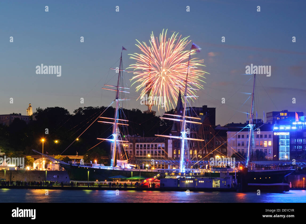 Fireworks over the Rickmer Rickmers museum ship in the port of Hamburg at the Cruise Days 2010, St. Pauli district, Hamburg Stock Photo