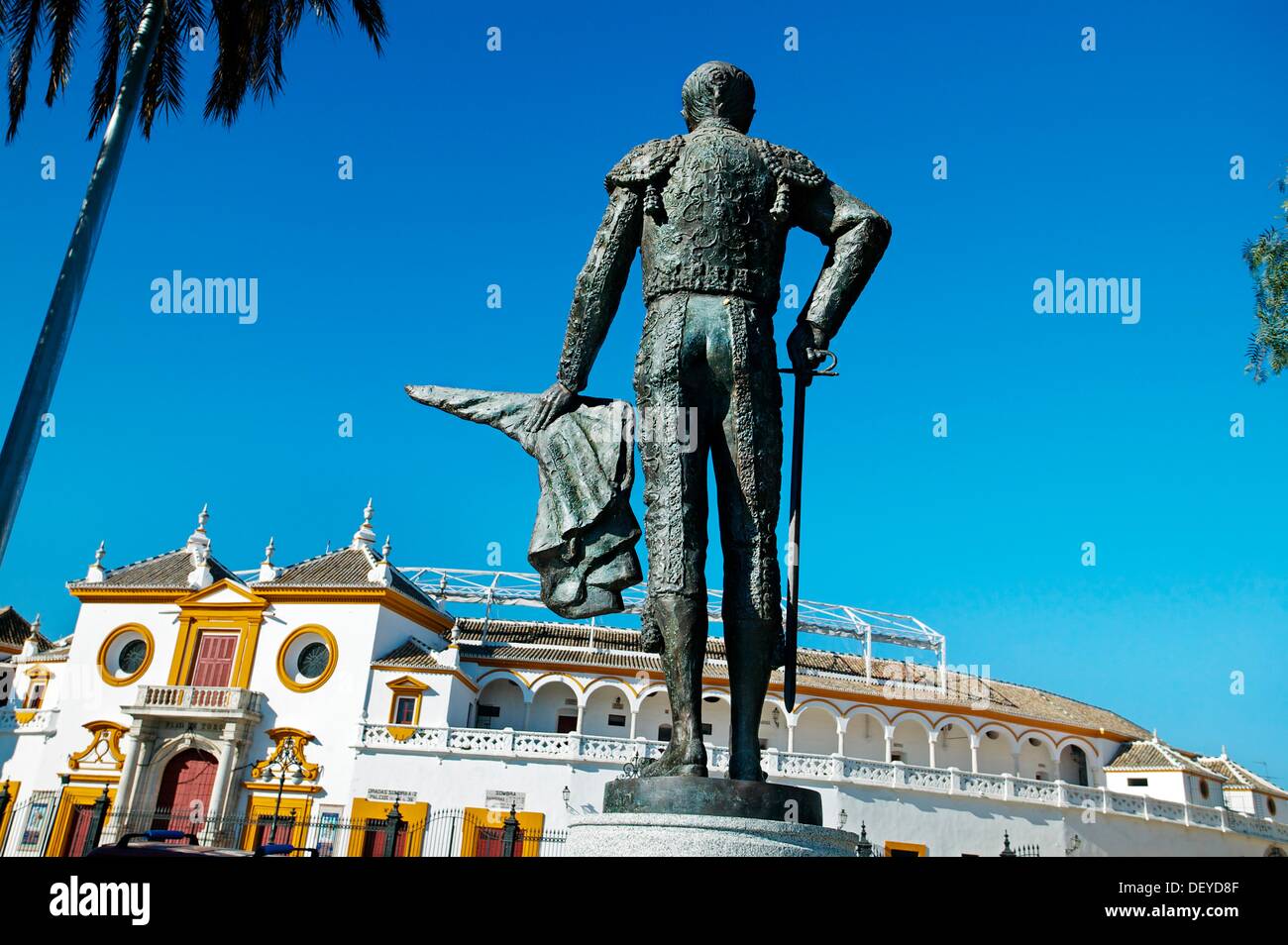Statue of Pepe Luis Vazque and Real Maestranza, the oldest bullring in