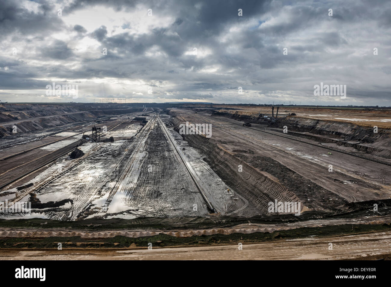 Garzweiler opencast lignite mine, Grevenbroich, Rhineland, North Rhine-Westphalia, Germany Stock Photo