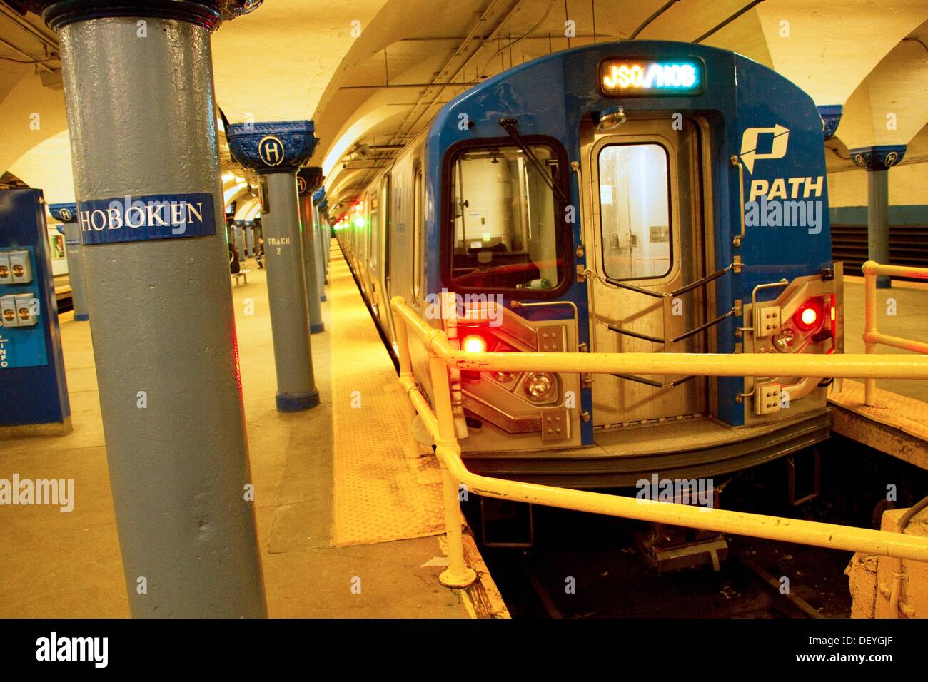 EEUU. New Jersey, Hoboken, Path (Port Authority TransHudson) terminal