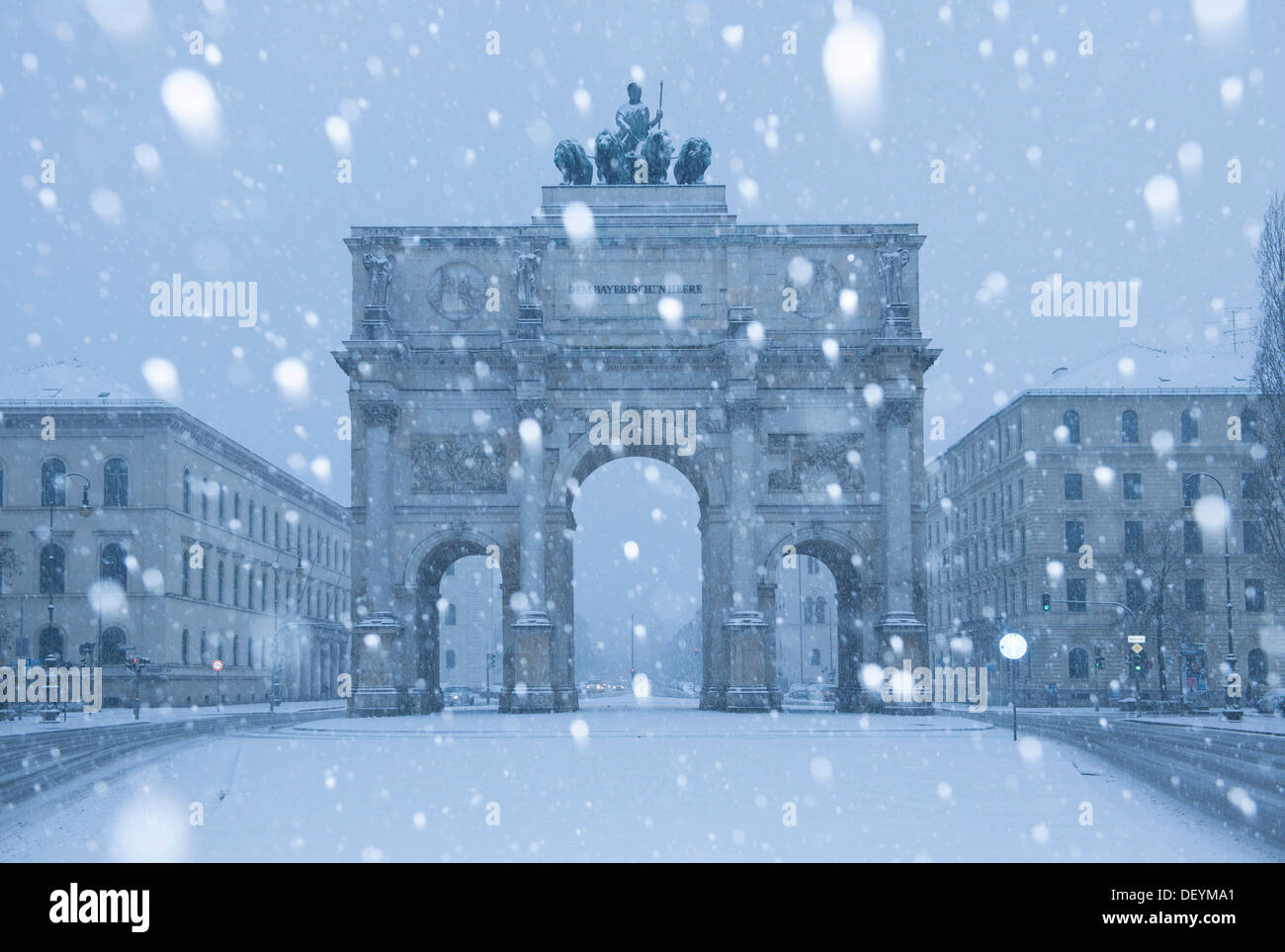 Siegestor, victory gate, in the snow, München, Bavaria, Germany Stock Photo