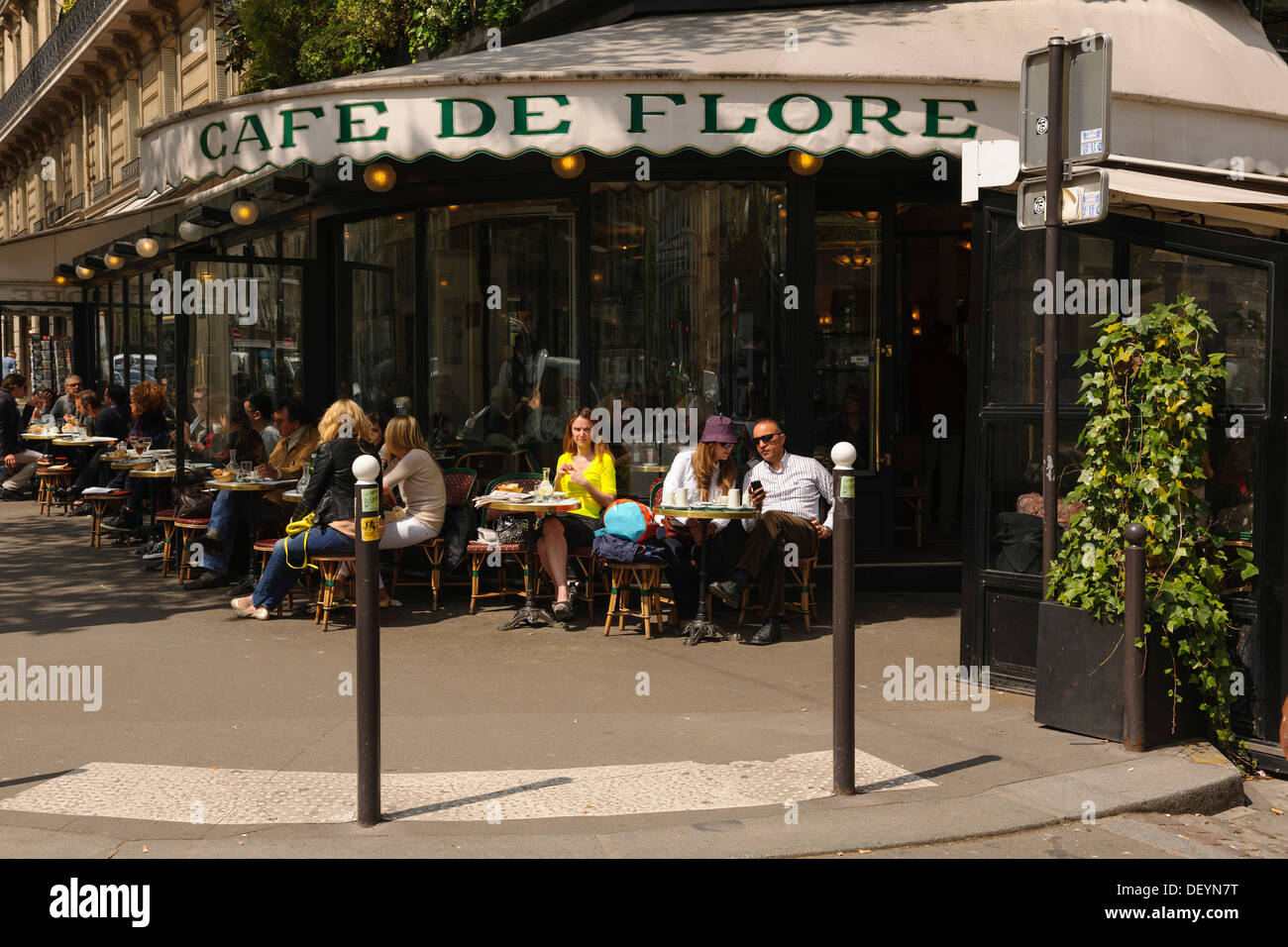 Café de Flore, Saint Germain, Paris, Ile-de-France, France Stock Photo
