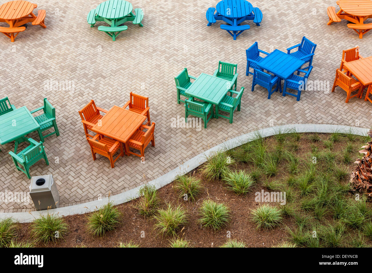 Curved landscaping and brightly painted tables outside Jimmy Buffett's Margaritaville Casino and Restaurant in Biloxi, MS Stock Photo