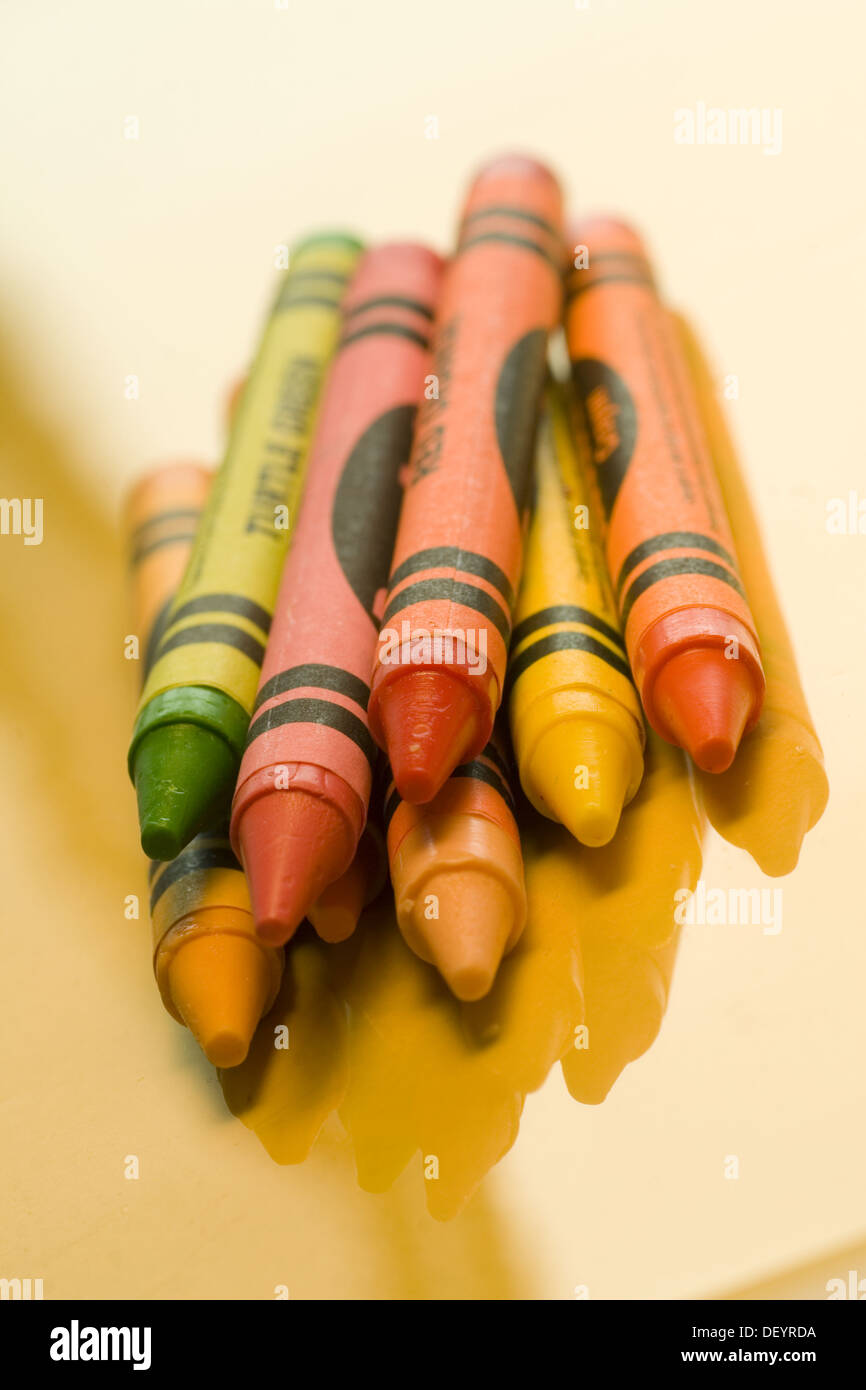 Crayons circular hires stock photography and images Alamy