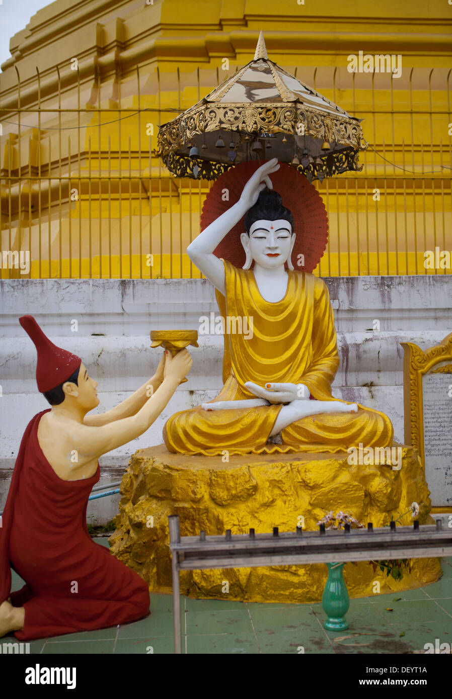 Buddha statues at U Zina Paya in Mawlamyine. Stock Photo