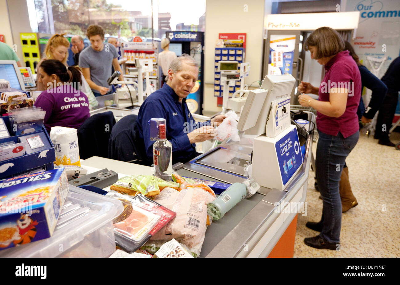 Checkout till, Tesco supermarket store, Fiveways, Birmingham England UK Stock Photo Alamy