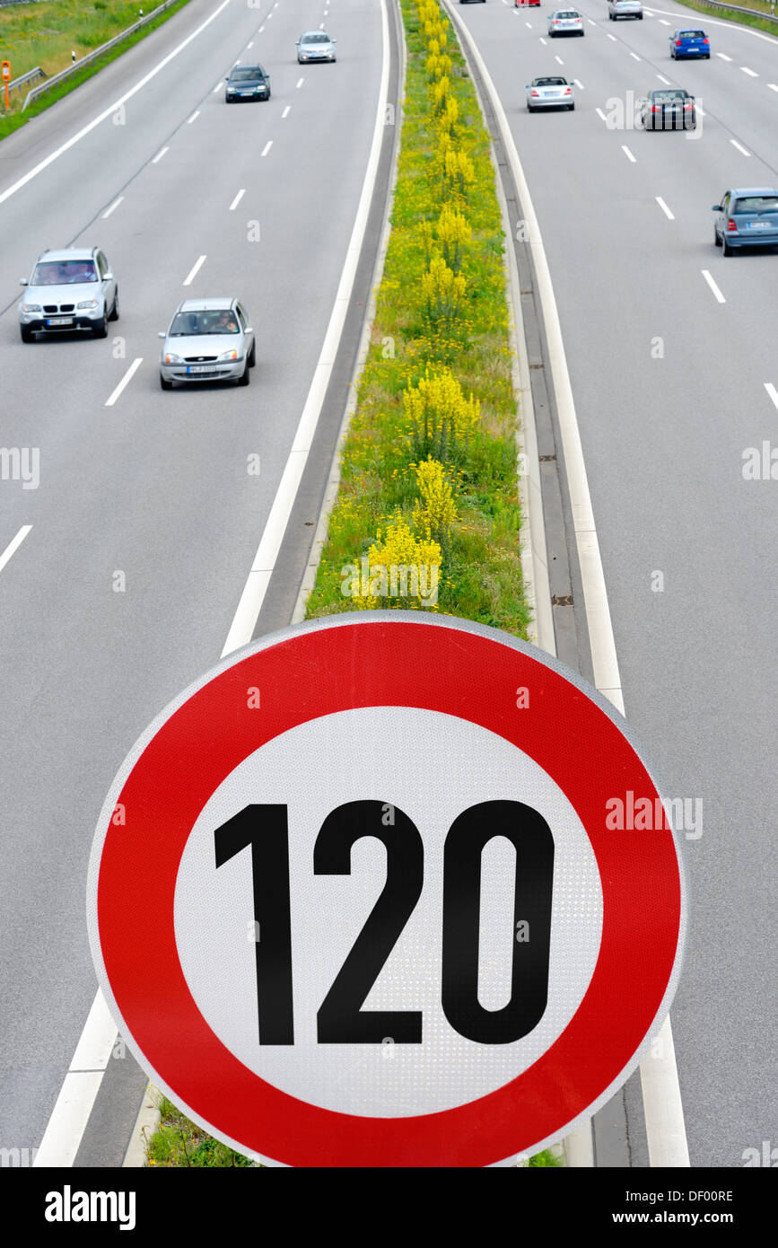 Highway with speed limitation 120 km/h, speed limit on highways, Autobahn mit Geschwindigkeitsbegrenzung 120 km/h, Tempolimit au Stock Photo
