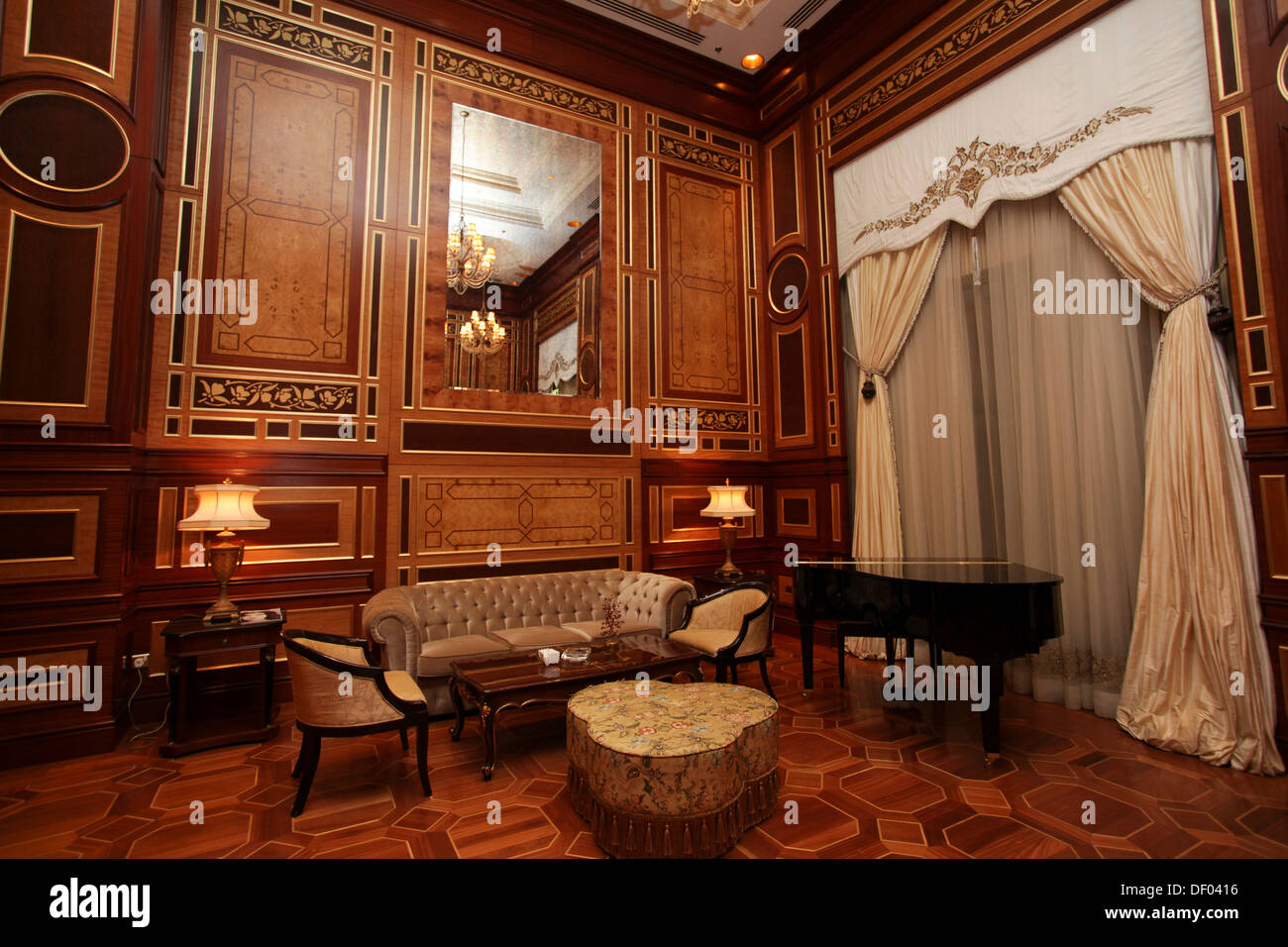 Cigar Room in the luxury hotel Jumeirah Zabeel Saray, The Palm, Dubai, Emirate of Dubai, United Arab Emirates Stock Photo